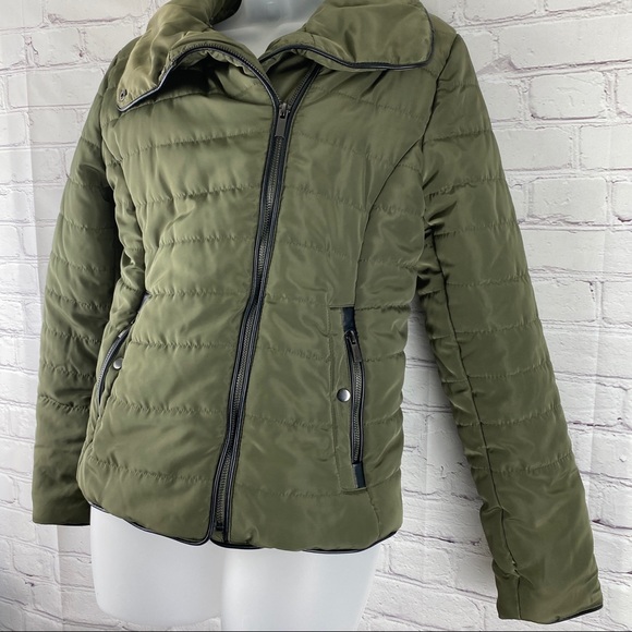 B Sweet olive green jacket size medium - Picture 3 of 11